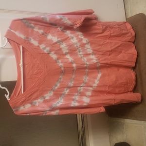 Easel 3/4 sleeve top size Large